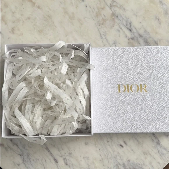 Dior // White and Gold Gift Box - Picture 3 of 5